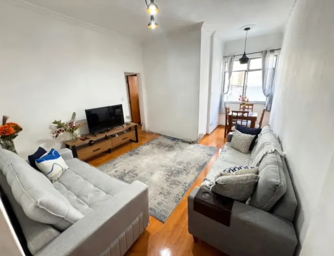 Apartamento à venda na Rua das Laranjeiras, Laranjeiras, Rio de Janeiro - RJ