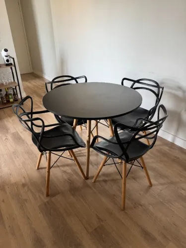 Mesa de Jantar Redonda + Cadeiras