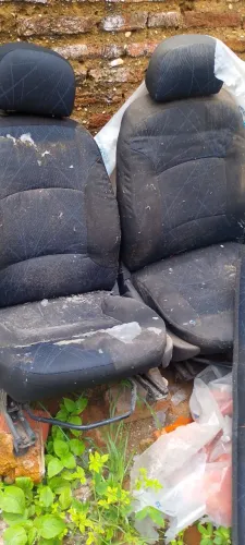 Bancos dianteiros do Palio 