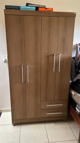 Guarda roupa de solteiro