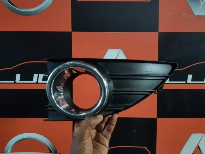 acabamento farol de milha lado esquerdo fluence 2010 a 2014