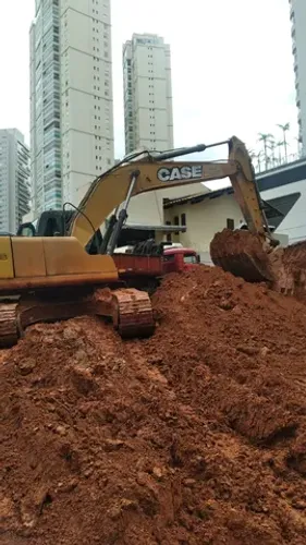 vendo escavadeira 2013