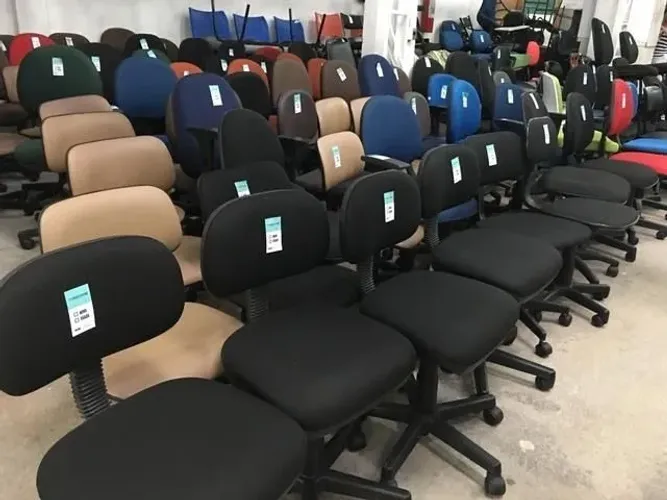 cadeira simples secretaria a partir de 250,00