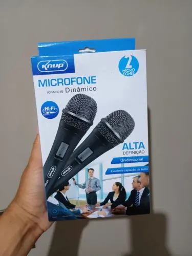 Kit com 2 Microfones Dinâmicos para karaokê - Alta Definição