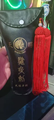 Espada retrátil decorativa 