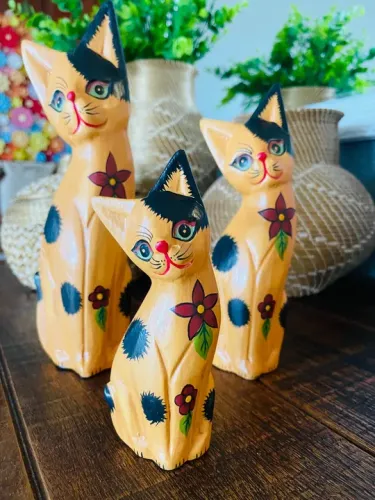 TRIO DE GATOS FLORIDO 25,20,15CM MADEIRA