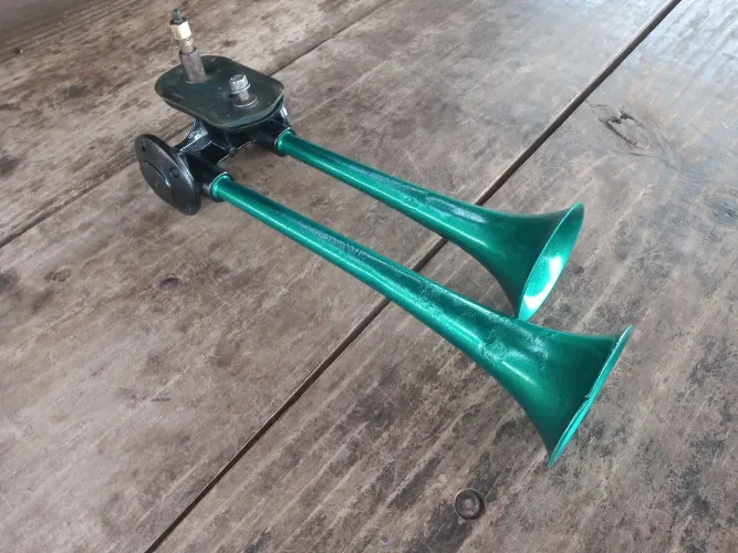 Par de Buzinas de ar para carro antiga 