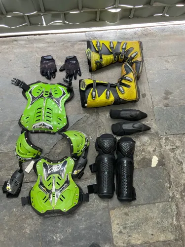 KIT 2 TRILHA leia preço 10,00 a partir colete bota luva