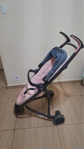 Carrinho de passeio QUINNY rosa 