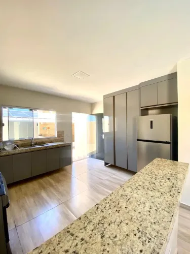 Altos do coxipó - 3/4 sendo 1 suite com banheira - 649mil