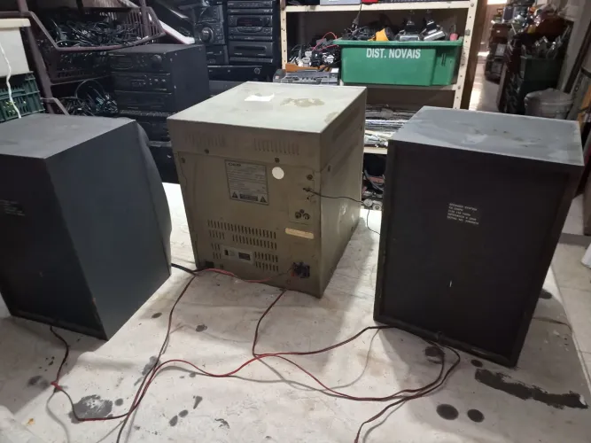 Micro sisten. CCE. Funcionando o rádio .sem controle remoto