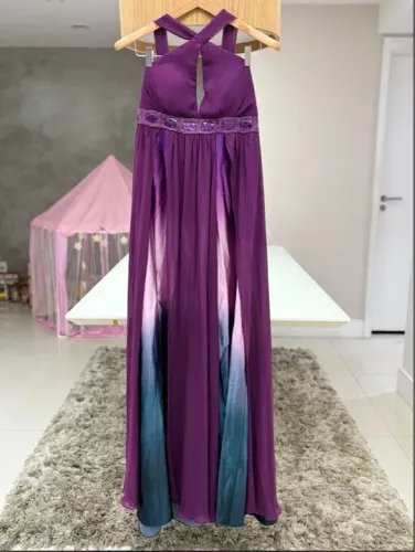 vestido longo madrinha vinho