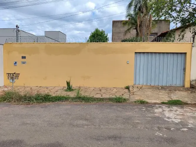 Lote com edícula no Anápolis City