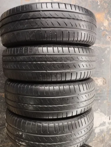 Jogo de pneus marca Pirelli P1 citurato aro 185/60/15