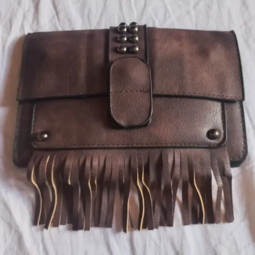 Bolsa de franja marrom 