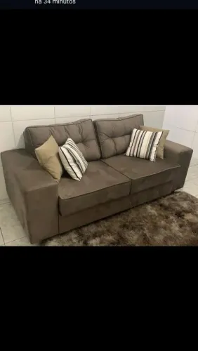 Sofá 2 lugares em suede marrom