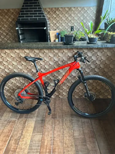 TROCO EM IPHONE 17 PRO MAX BICICLETA CARBONO ARO 29 OGGI AGILE SPORT