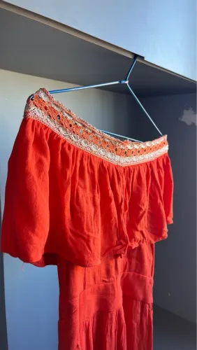 Macaquinho com detalhe em renda