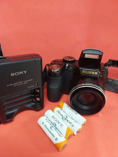 Câmera Fujifilm finepix S2800 funcionando