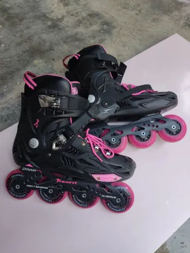 Patins Traxart Dynamix preto com rosa