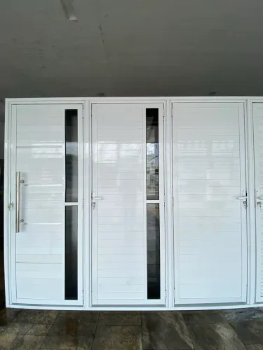 PORTAS DE ALUMÍNIO BRANCO A PARTIR DE $1.099,00