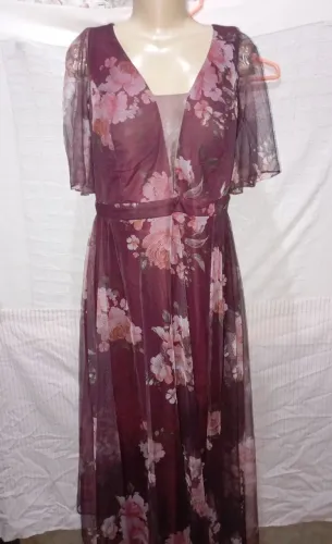 Vestido Longo Floral Marsala com detalhes em Tule