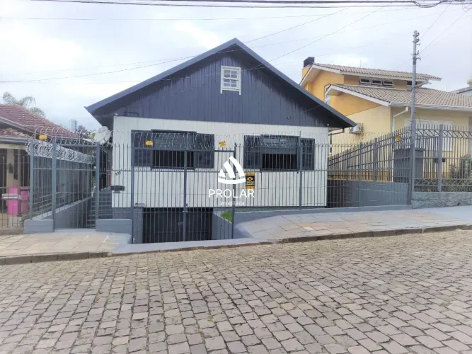 Casas com 7 Dormitório(s) no Bairro SANTA CATARINA