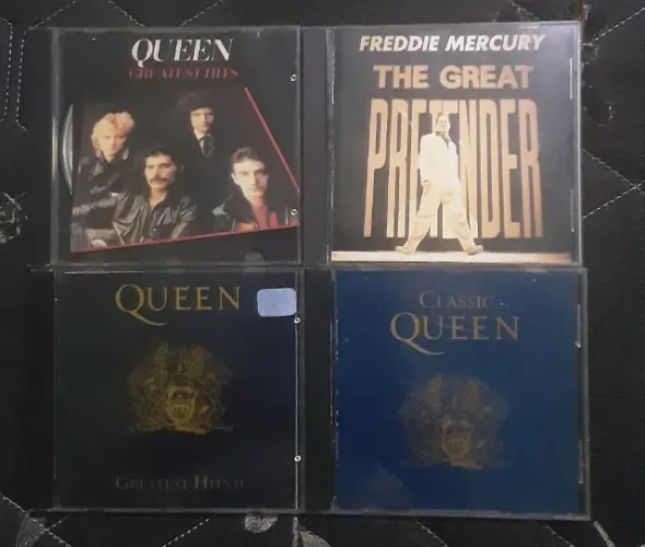 KIT 4 CDS - QUEEN E FREDDIE MERCURY (OTIMA OPÇÃO PARA QUEM GOSTA DE COLECIONAR)