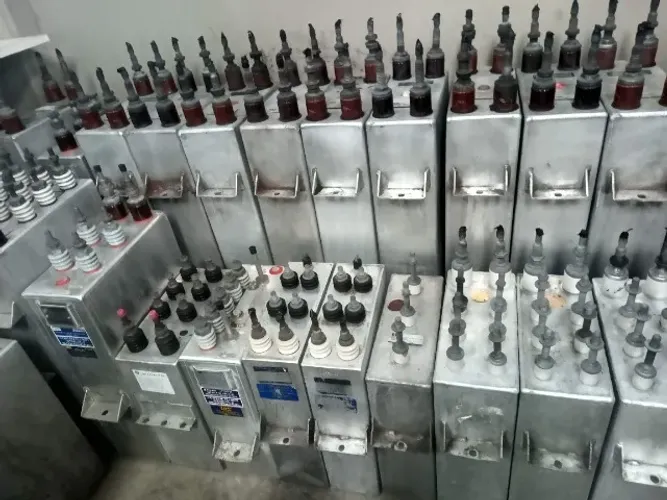 Capacitor para forno de indução