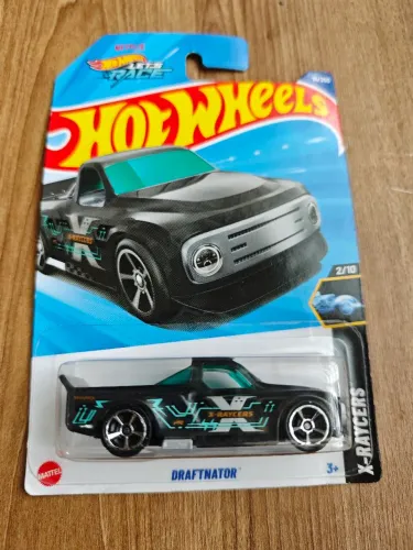 Hot Wheels Draftnator X-Raycers