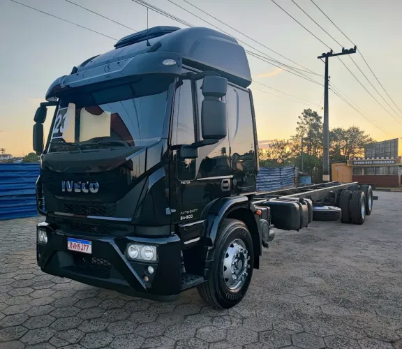 Iveco Tector 24300 ano 2023 120.000km