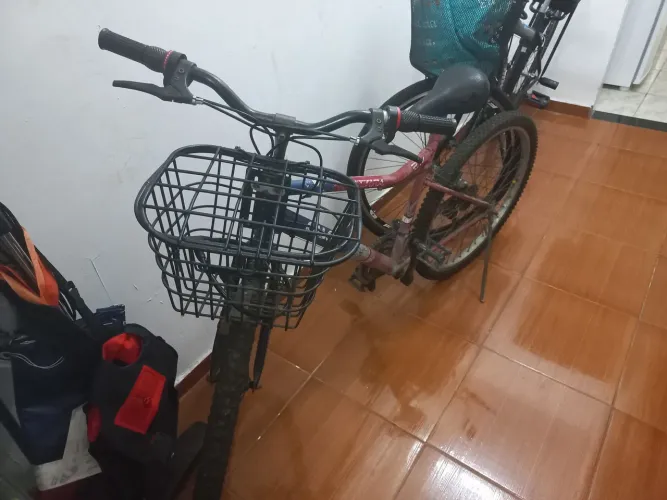 Bicicleta Caloi R$ 300,00 (somente em dinheiro e não aceito oferta)