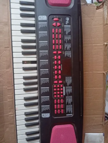 Som e teclado e um radinho