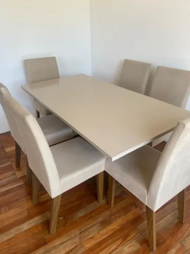 Mesa de Jantar para 06 pessoas