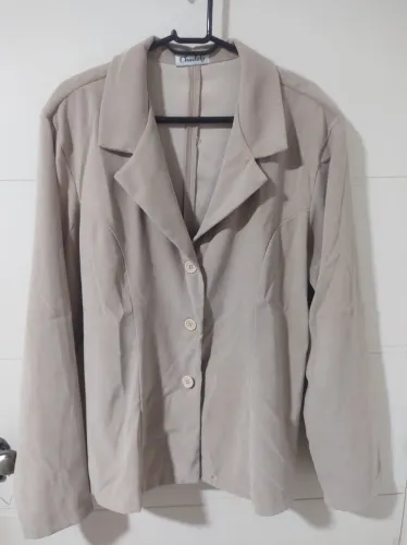 Dois Casacos estilo Blazer 