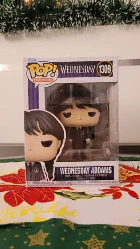 Funko Pop Wandinha 1309 original,  novo, na caixa.