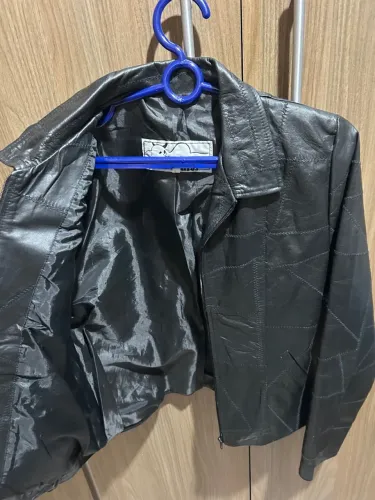 Jaqueta de couro preta