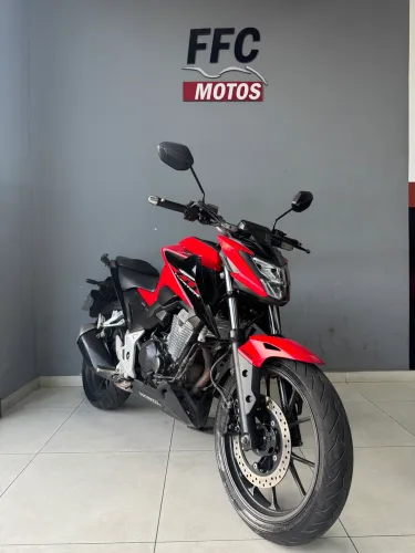 CB Twister 300F ano 2023  IPVA 2025 pago Faço Financiamento 