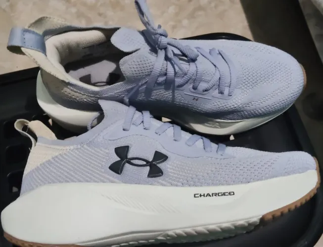 Tênis Under Armour Slight 3 tamanho 35 com pouco tempo de uso