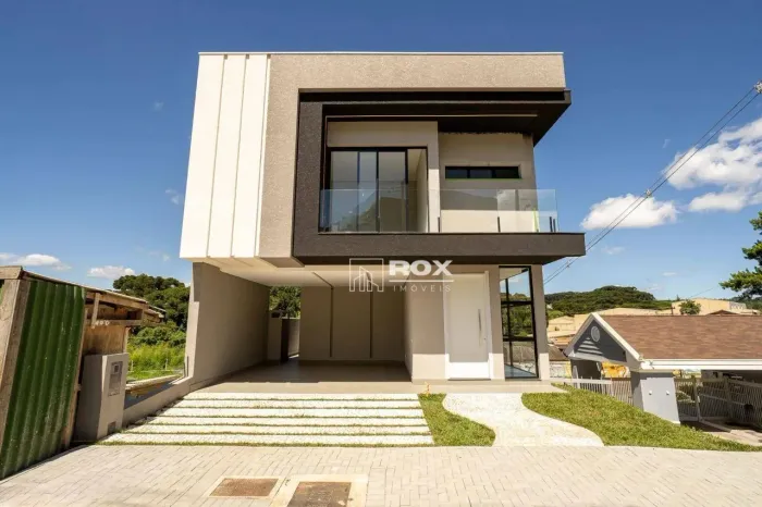 Casa nova em condomínio com 3 suítes à venda, região de Santa Felicidade - Curitiba - PR