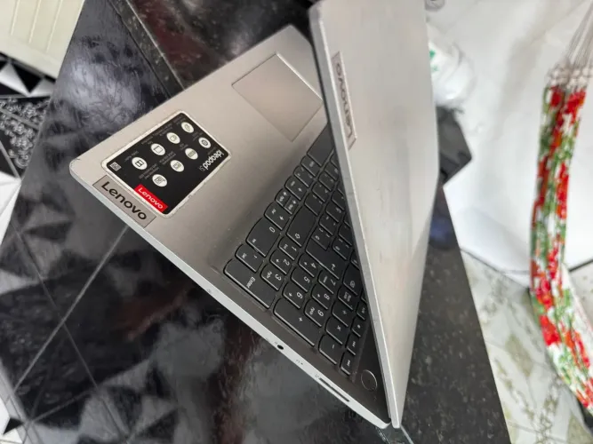 Notebook Lenovo IdeaPad 3i 82BU0006BR Intel Celeron N4020 15,6" 4GB SSD 128 GB Windows 11