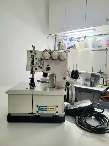 Máquina de Costura Galoneira