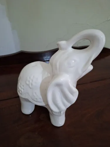 Elefante de louça (antigo)