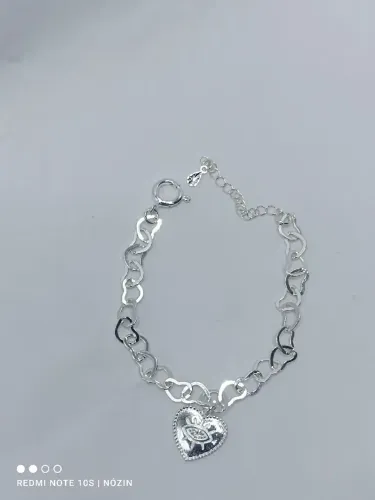 Pulseira banhada com coração e estrass.