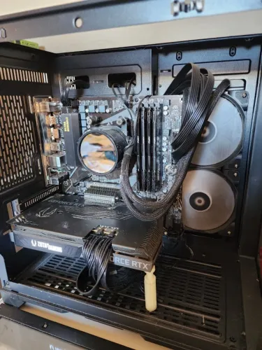 PC Gamer Top: Ryzen 7 5700X - RTX3070 - 1Tb de SSD e 32Gb de Ram - Wifi 7
