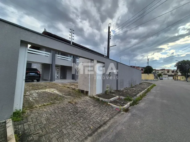 Casa com 6 quartos no bairro Cambeba em Fortaleza, CE