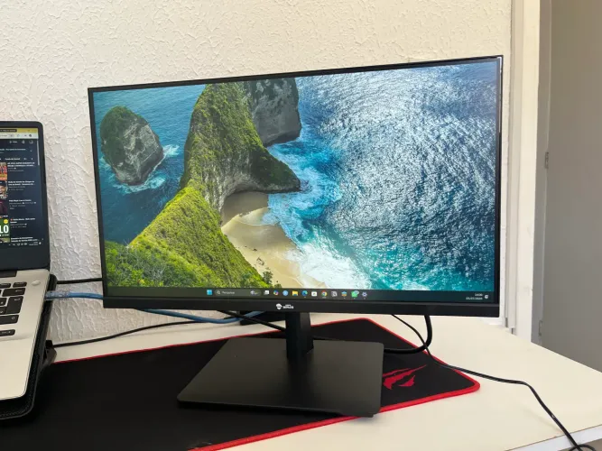 Vendo monitor 21.8?
