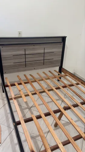 Cama de Casal de Madeira