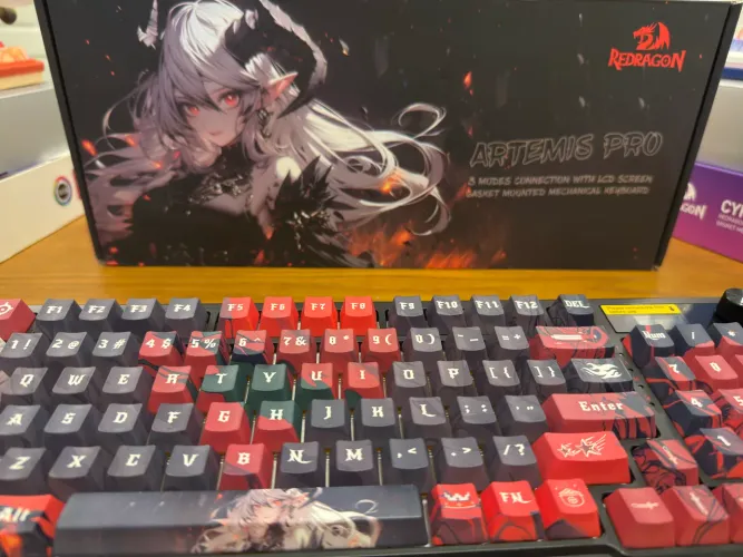 Teclado Mecânico Redragon Artemis Pro - Novo e Lacrado | RGB | Bluetooth, USB e 2.4 GHz