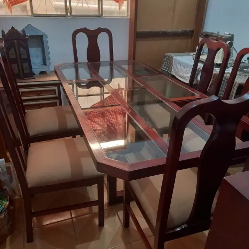 Mesa de jantar 06 cadeiras 